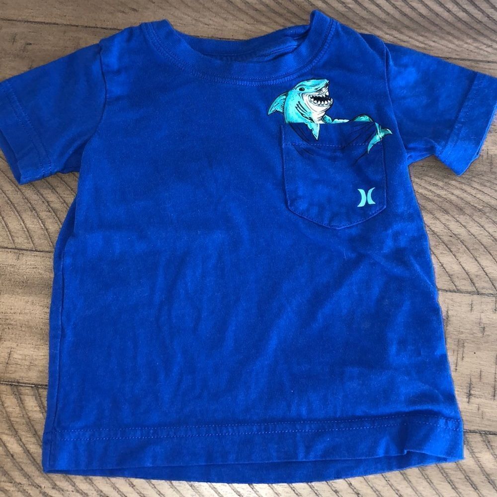Hurley Shark 🦈 in Pocket 💯 Cotton Tee Shirt